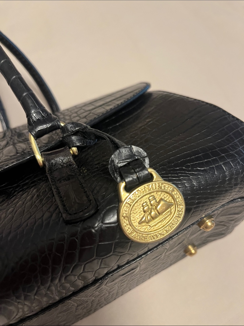 Vintage Black Dayan Melbourne Croc-Embossed Satchel East West Bag/ Gold Lock - Picture 9 of 10
